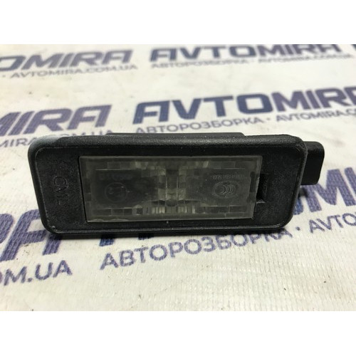 Подсветка номерного знака Peugeot 308 SW 2013-2021 9682403680